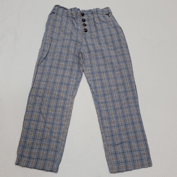 Sky and Sparrow plaid cropped pants. - Picture 5 of 9